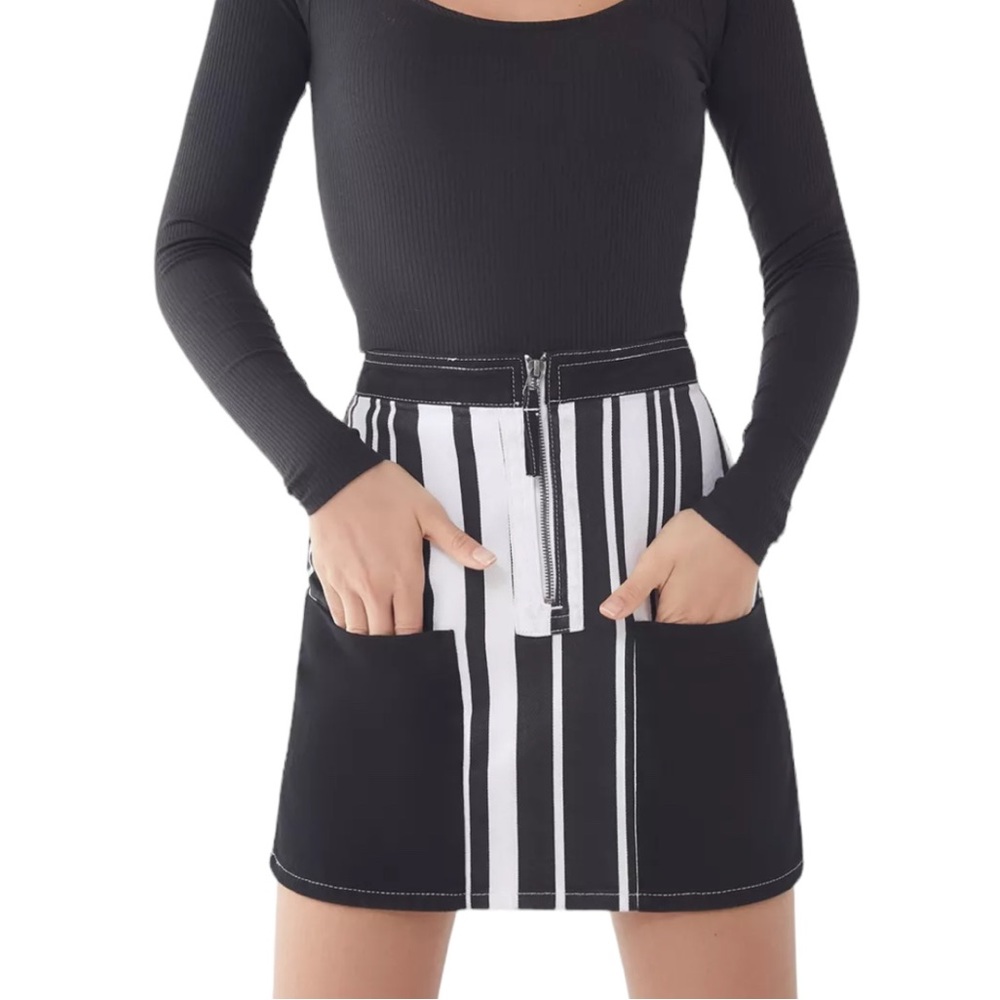 BDG Urban Outfitters Skirt Women's Sz M Black Ruby Striped Front Zip Colorblock